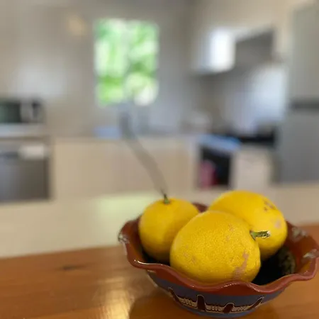 Mediterranean Cottage, Sea View, Great Location Villa Klorakas