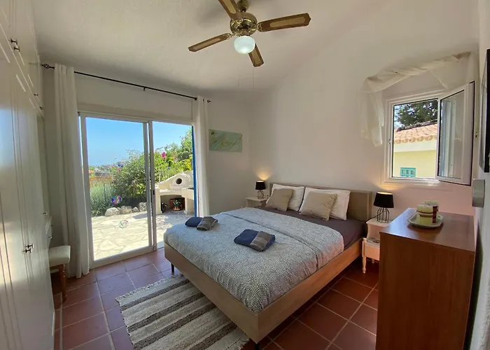 Mediterranean Cottage, Sea View, Great Location *