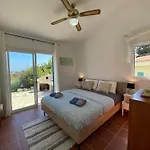 Mediterranean Cottage, Sea View, Great Location *