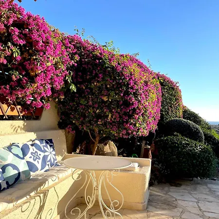 Mediterranean Cottage, Sea View, Great Location *