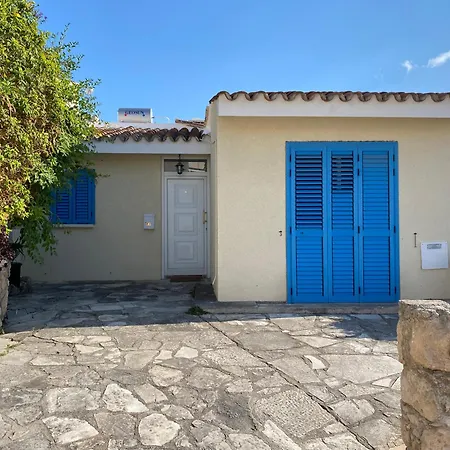 Mediterranean Cottage, Sea View, Great Location Klorakas