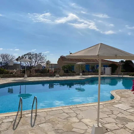 Mediterranean Cottage, Sea View, Great Location *