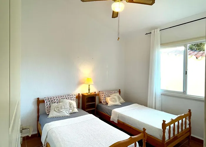 Mediterranean Cottage, Sea View, Great Location Klorakas