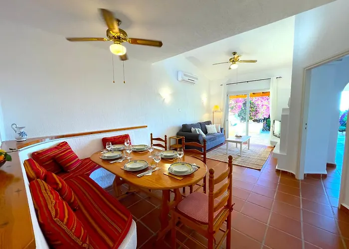 Mediterranean Cottage, Sea View, Great Location *