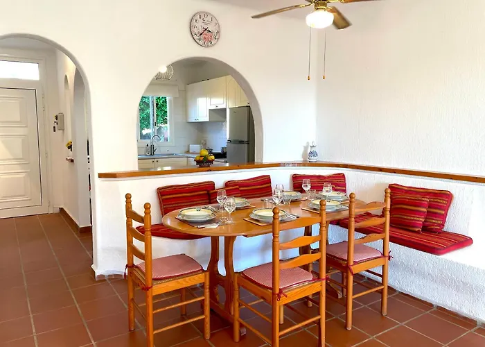 Mediterranean Cottage, Sea View, Great Location * Klorakas