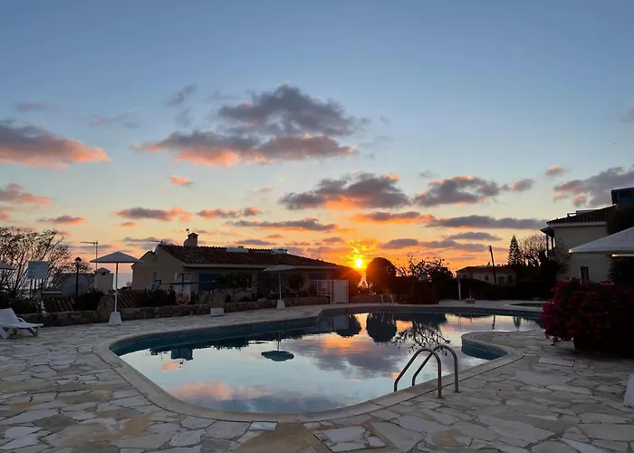 Mediterranean Cottage, Sea View, Great Location