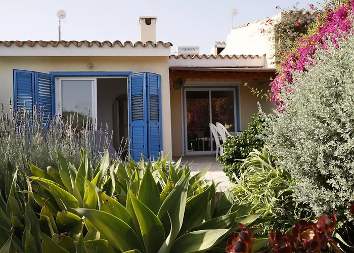 Villa Mediterranean Cottage, Sea View, Great Location *